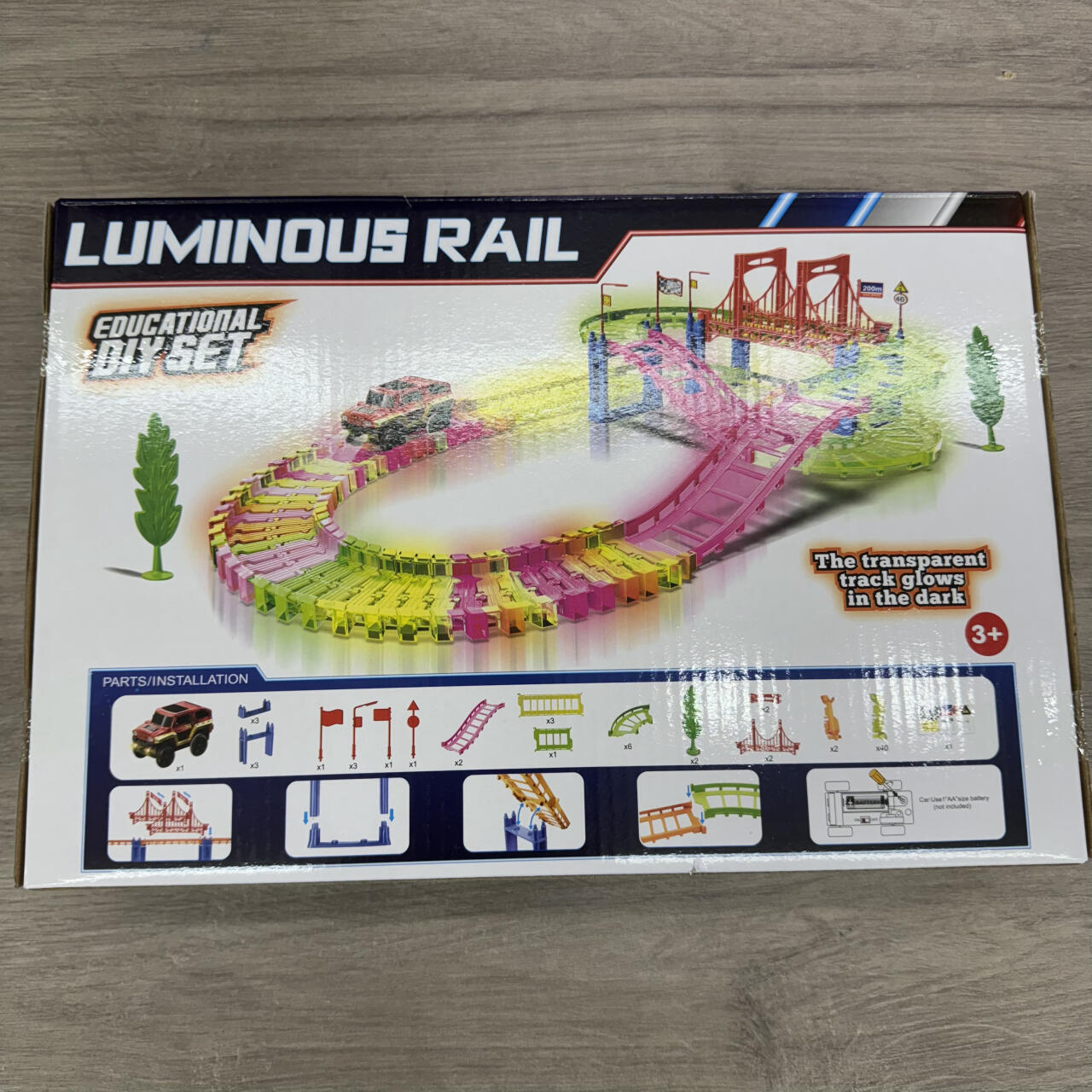 Corrida de Cores no Escuro: Carro LED + Pista Fluorescente para Pequenos Pilotos